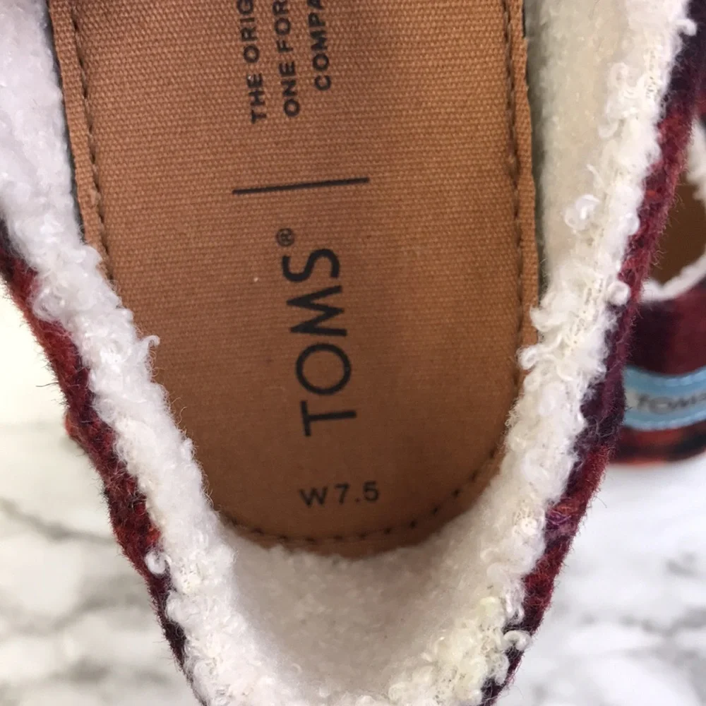 TOMS Slippers Size 7.5 Belmont Red Plaid w/ Faux Shearling Shoes flat